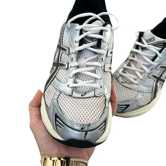 ASICS Gel-1130 White black and silver Gray Athletic Sneakers men’s size 8.5 main image 9